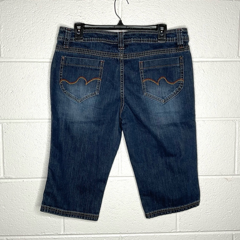 < Vintage No Boundaries Bermuda Denim Shorts > - Picture 3 of 3